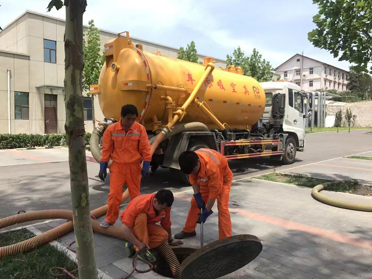 金乡化粪池清理与5-8吨吸粪车施工效率分析